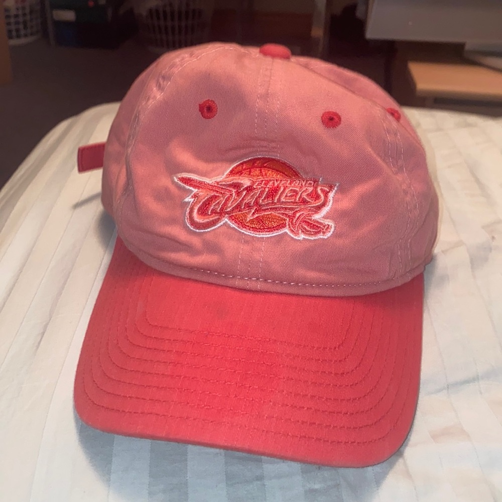 MITCHELL & NESS CAVALIERS PINK HAT ADJUSTABLE